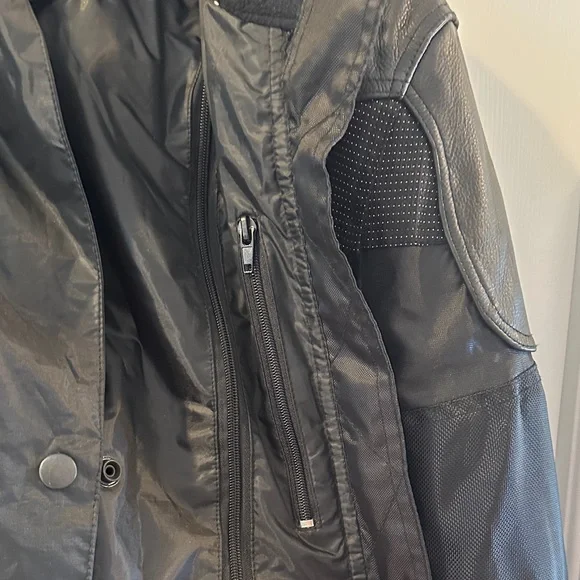 Screaming Eagle by Harley Davidson Women’s Black Biker Jacket, Leather Accents - Picture 16 of 17